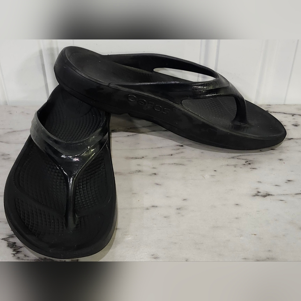 Oofos Oolala Recover Sandals thongs Shoes Black Womens Size 9
